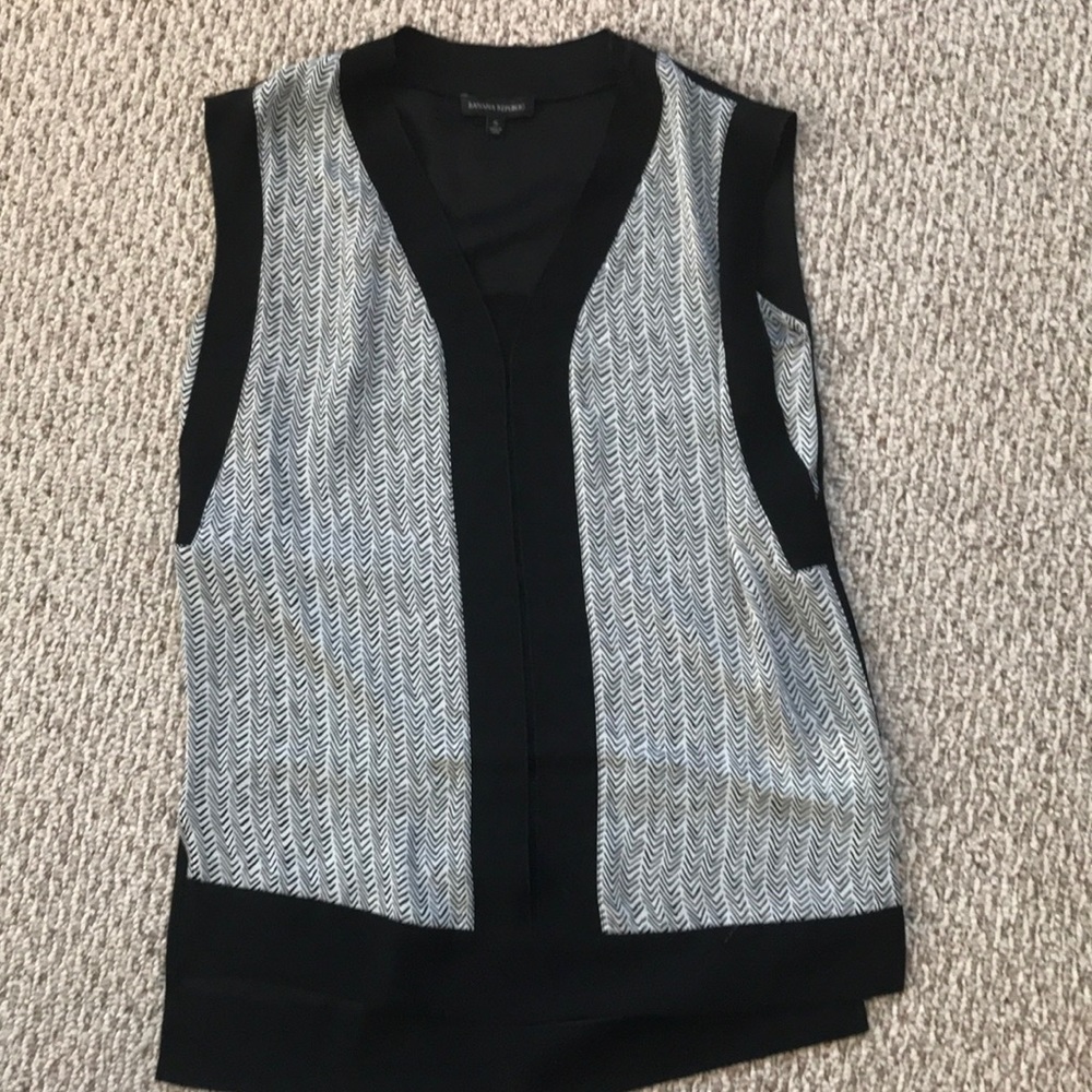 Banana Republic tunic top- runs large